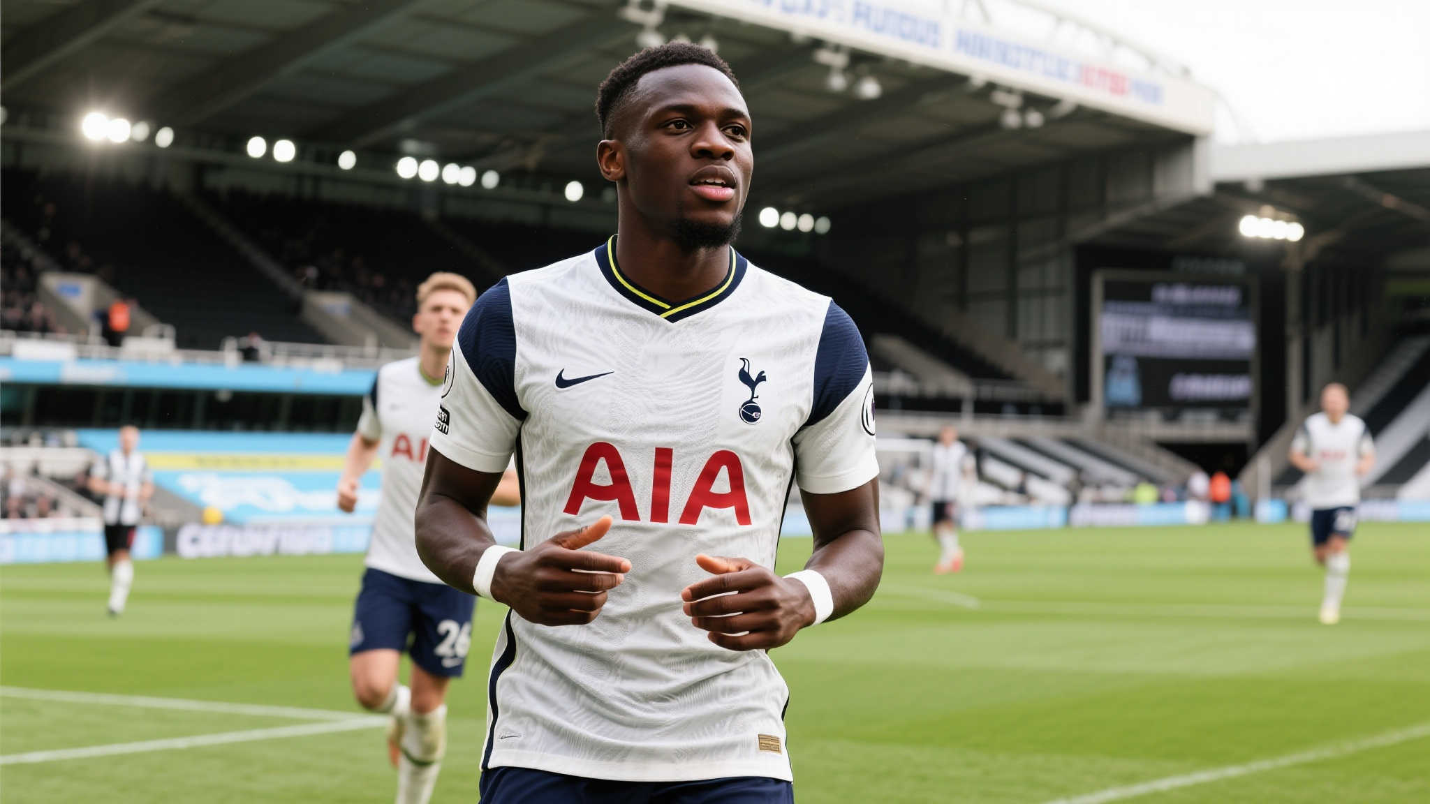 热刺薪资不高但拥欧战吸引姆贝乌莫 按照《镜报》的报道内容来说, 热刺提供给伍穆比若不